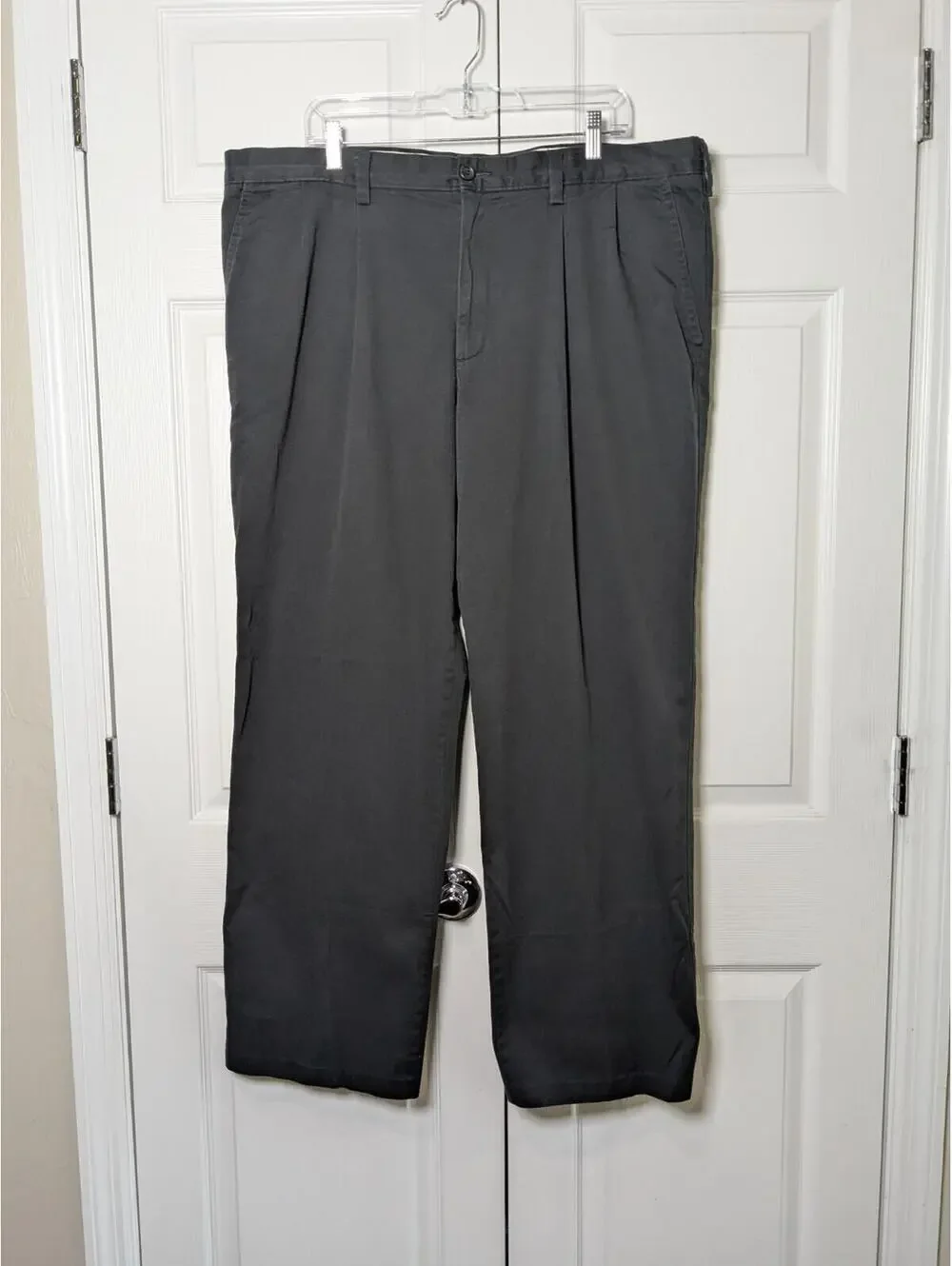 Dockers Men's Classic Fit Chinos Pants Black, W42 L32, Big & Tall, Pleated Front